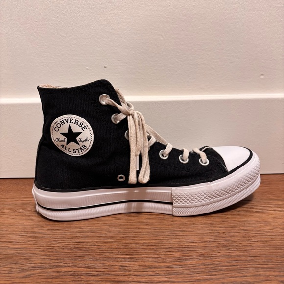 CONVERSE - CHUCK TAYLOR All Star Lift Hi-Top Platform Sneaker (7.5) in Black - Picture 3 of 7